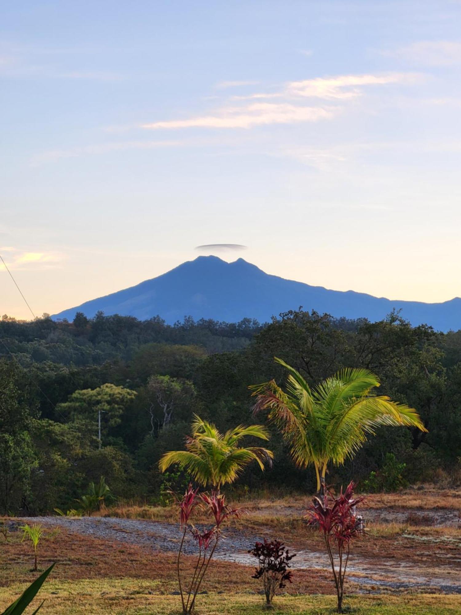Hacienda En Los Volcanes Guayabo  ภายนอก รูปภาพ